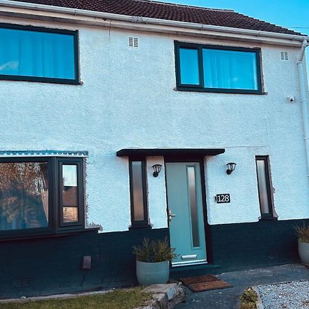 Entire Charming 5-Bed House In Darwen Blackburn Bb1 Free Parking Roadside Rishton Eksteriør billede