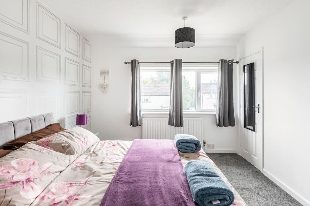 Entire Charming 5-Bed House In Darwen Blackburn Bb1 Free Parking Roadside Rishton Eksteriør billede